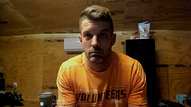 Snapshot of Kenny_Kyle chatting on 10/08/25, 02:53 Kenny Kyle online show from 10/08/25, 02:53