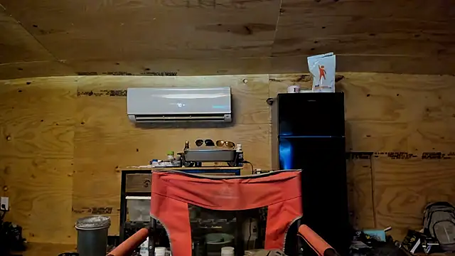 Snapshot of Kenny_Kyle chatting on 10/14/25, 02:01 Kenny Kyle online show from 10/14/25, 02:01