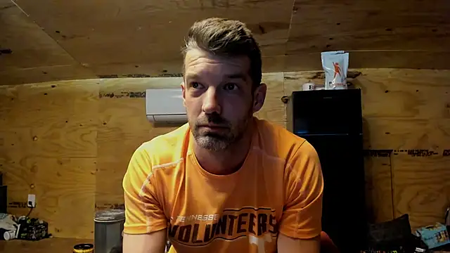 Snapshot of Kenny_Kyle chatting on 10/16/25, 02:23 Kenny Kyle online show from 10/16/25, 02:23