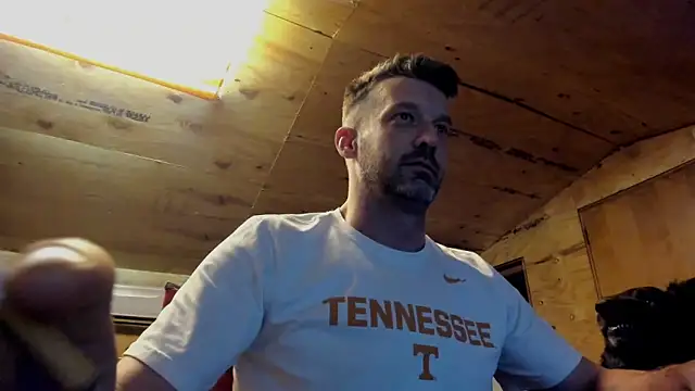 Snapshot of Kenny_Kyle chatting on 10/23/25, 04:34 Kenny Kyle online show from 10/23/25, 04:34