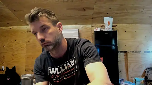 Snapshot of Kenny_Kyle chatting on 10/30/25, 03:02 Kenny Kyle online show from 10/30/25, 03:02