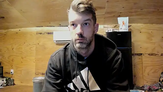 Snapshot of Kenny_Kyle chatting on 11/29/25, 12:08 Kenny Kyle online show from 11/29/25, 12:08