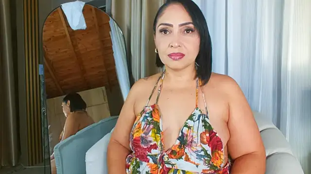 Snapshot of Madissononee chatting on 09/27/25, 01:32 Madissononee online show from 09/27/25, 01:32