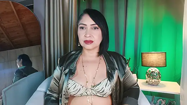 Snapshot of Madissononee chatting on 10/14/25, 02:12 Madissononee online show from 10/14/25, 02:12