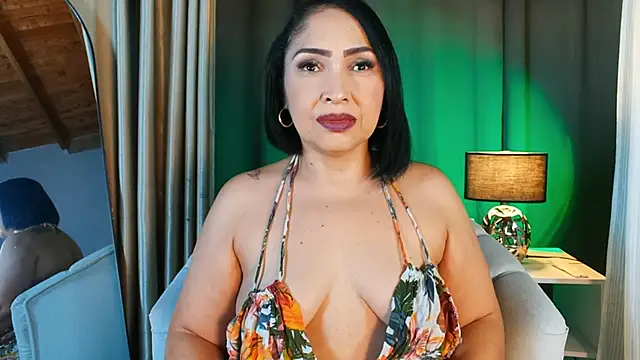 Snapshot of Madissononee chatting on 11/19/25, 02:11 Madissononee online show from 11/19/25, 02:11