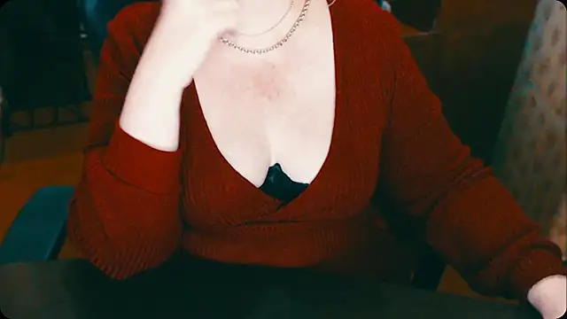 Snapshot of AlisaHot55 chatting on 12/09/24, 07:39 AlisaHot55 online show from 12/09/24, 07:39