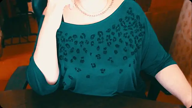 Snapshot of AlisaHot55 chatting on 12/10/24, 04:06 AlisaHot55 online show from 12/10/24, 04:06