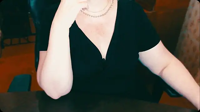 Snapshot of AlisaHot55 chatting on 12/12/24, 07:04 AlisaHot55 online show from 12/12/24, 07:04