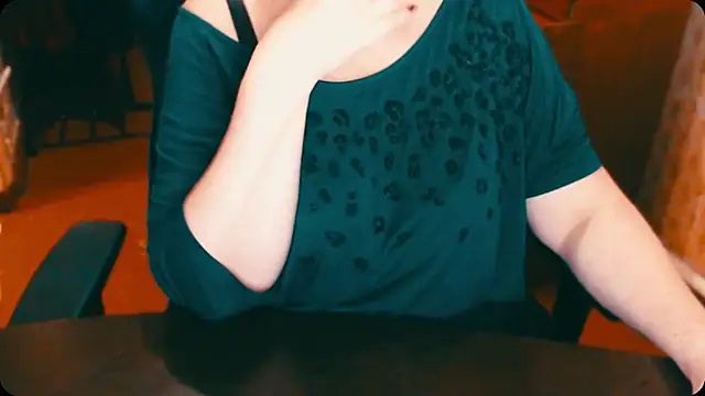 Snapshot of AlisaHot55 chatting on 12/30/24, 07:00 AlisaHot55 online show from 12/30/24, 07:00