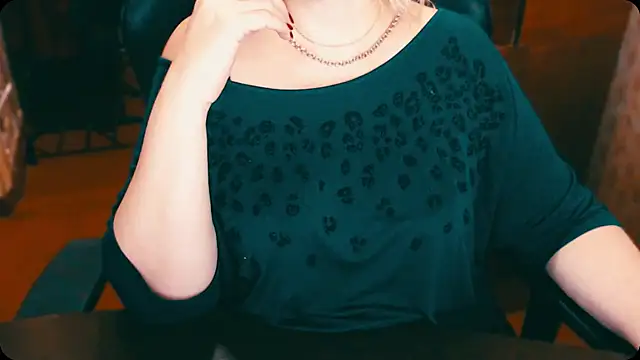 Snapshot of AlisaHot55 chatting on 01/17/25, 04:47 AlisaHot55 online show from 01/17/25, 04:47