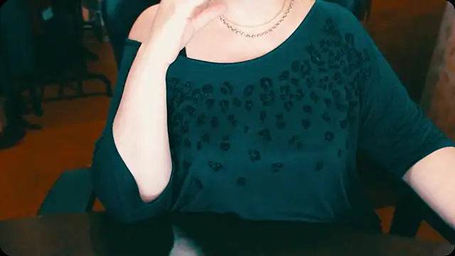 Snapshot of AlisaHot55 chatting on 01/22/25, 05:17 AlisaHot55 online show from 01/22/25, 05:17