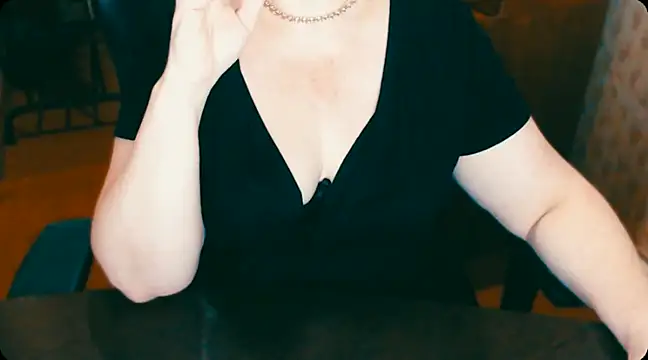 Snapshot of AlisaHot55 chatting on 02/06/25, 02:04 AlisaHot55 online show from 02/06/25, 02:04