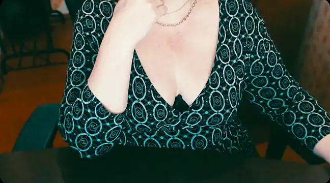 Snapshot of AlisaHot55 chatting on 02/12/25, 01:06 AlisaHot55 online show from 02/12/25, 01:06