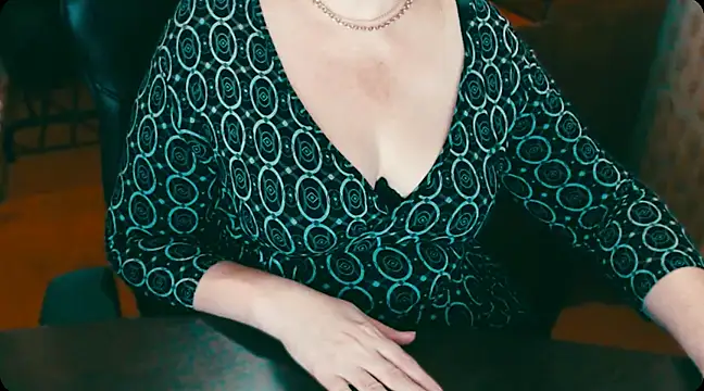 Snapshot of AlisaHot55 chatting on 02/12/25, 04:11 AlisaHot55 online show from 02/12/25, 04:11