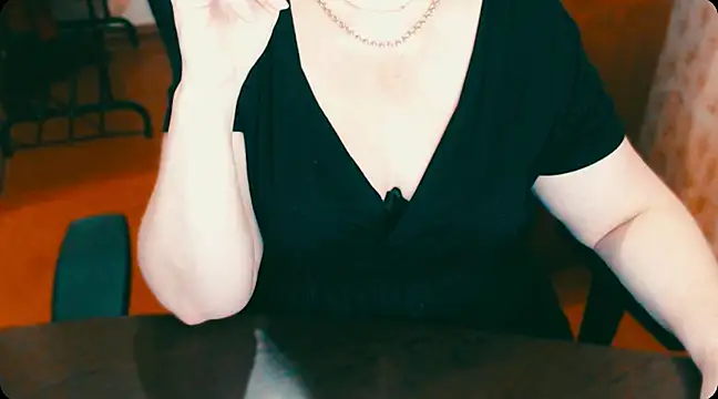 Snapshot of AlisaHot55 chatting on 02/15/25, 11:06 AlisaHot55 online show from 02/15/25, 11:06