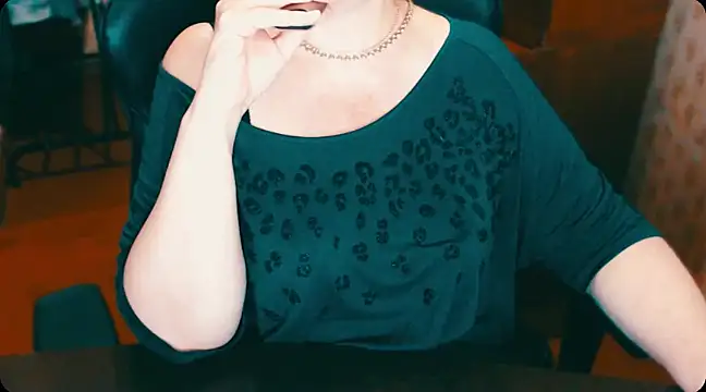 Snapshot of AlisaHot55 chatting on 02/19/25, 06:54 AlisaHot55 online show from 02/19/25, 06:54