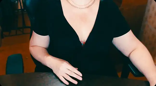 Snapshot of AlisaHot55 chatting on 02/21/25, 01:11 AlisaHot55 online show from 02/21/25, 01:11