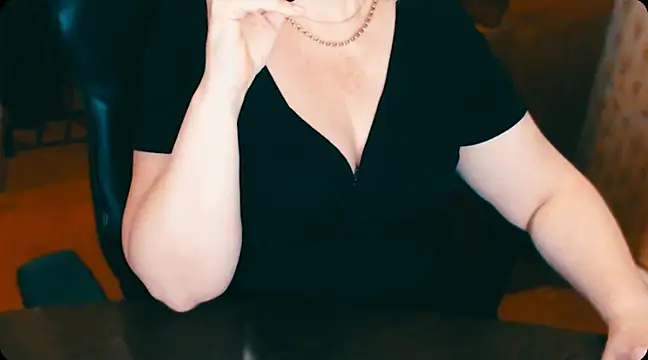 Snapshot of AlisaHot55 chatting on 02/21/25, 04:16 AlisaHot55 online show from 02/21/25, 04:16