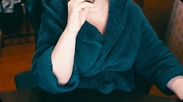 Snapshot of AlisaHot55 chatting on 02/25/25, 06:42 AlisaHot55 online show from 02/25/25, 06:42