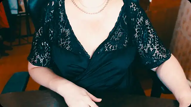 Snapshot of AlisaHot55 chatting on 03/05/25, 11:38 AlisaHot55 online show from 03/05/25, 11:38