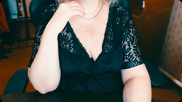 Snapshot of AlisaHot55 chatting on 03/05/25, 04:24 AlisaHot55 online show from 03/05/25, 04:24