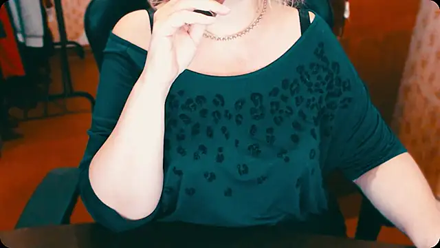 Snapshot of AlisaHot55 chatting on 03/06/25, 09:58 AlisaHot55 online show from 03/06/25, 09:58