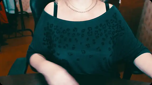 Snapshot of AlisaHot55 chatting on 03/06/25, 01:03 AlisaHot55 online show from 03/06/25, 01:03