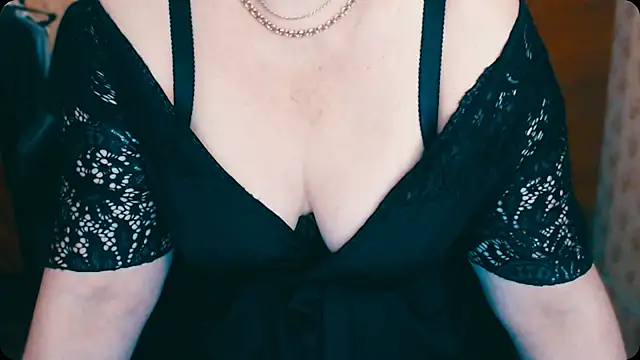 Snapshot of AlisaHot55 chatting on 03/12/25, 09:55 AlisaHot55 online show from 03/12/25, 09:55