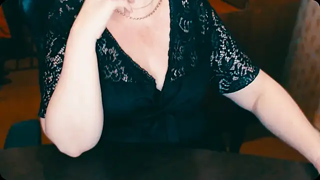 Snapshot of AlisaHot55 chatting on 03/12/25, 06:00 AlisaHot55 online show from 03/12/25, 06:00