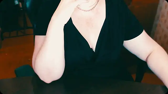 Snapshot of AlisaHot55 chatting on 03/18/25, 10:36 AlisaHot55 online show from 03/18/25, 10:36