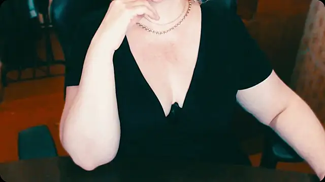 Snapshot of AlisaHot55 chatting on 03/18/25, 04:48 AlisaHot55 online show from 03/18/25, 04:48