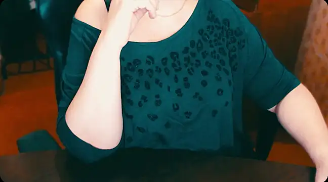 Snapshot of AlisaHot55 chatting on 03/20/25, 12:00 AlisaHot55 online show from 03/20/25, 12:00