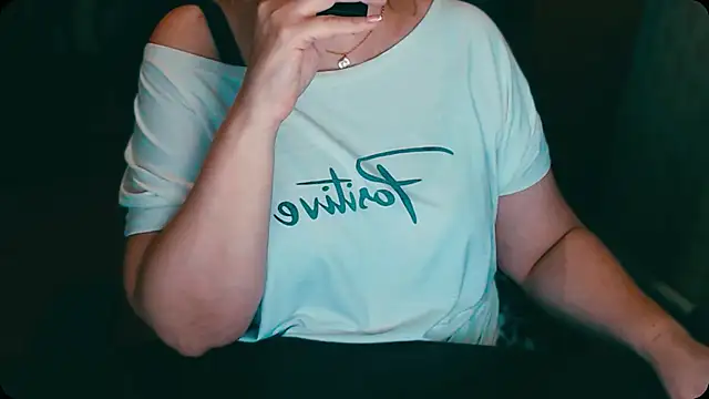 Snapshot of AlisaHot55 chatting on 09/18/25, 11:23 AlisaHot55 online show from 09/18/25, 11:23