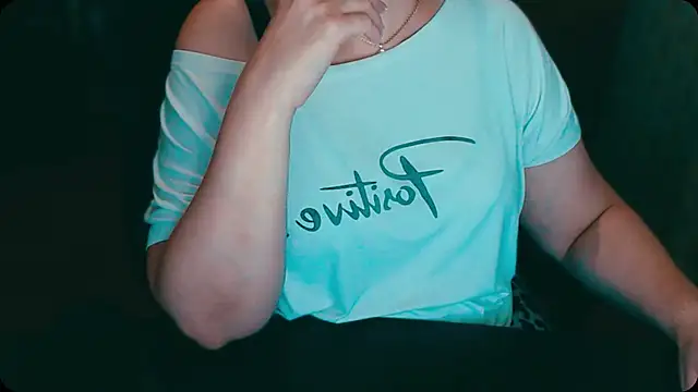 Snapshot of AlisaHot55 chatting on 10/07/25, 10:56 AlisaHot55 online show from 10/07/25, 10:56