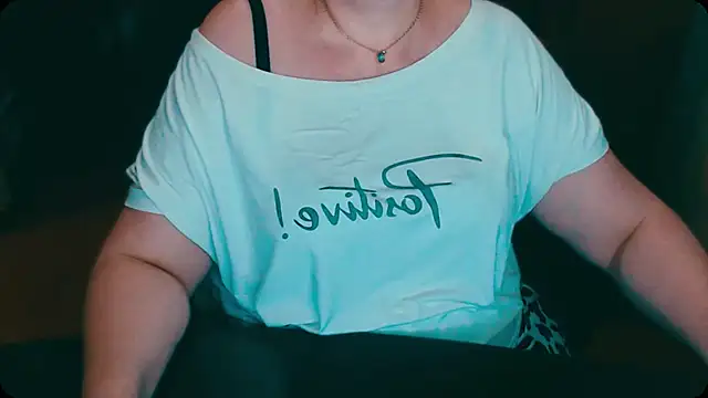 Snapshot of AlisaHot55 chatting on 10/27/25, 02:54 AlisaHot55 online show from 10/27/25, 02:54