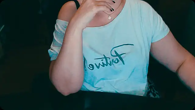 Snapshot of AlisaHot55 chatting on 11/07/25, 11:32 AlisaHot55 online show from 11/07/25, 11:32