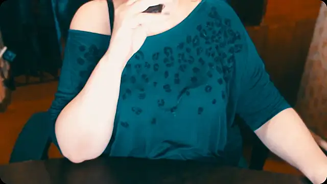 Snapshot of AlisaHot55 chatting on 11/12/25, 11:10 AlisaHot55 online show from 11/12/25, 11:10