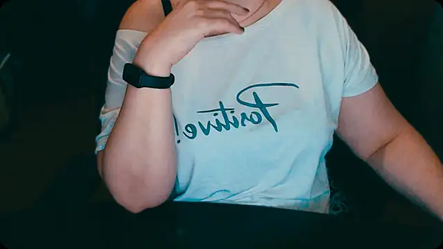 Snapshot of AlisaHot55 chatting on 11/26/25, 12:28 AlisaHot55 online show from 11/26/25, 12:28