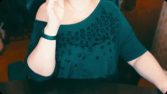 Snapshot of AlisaHot55 chatting on 12/15/25, 11:47 AlisaHot55 online show from 12/15/25, 11:47