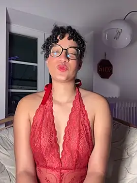 Lauyako online show from 02/15/26, 08:49