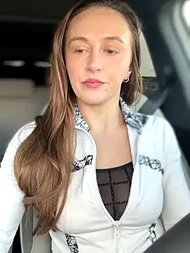 lunagirl13 online show from 11/18/25, 06:01