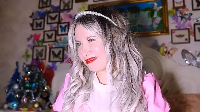 Snapshot of DirtySlut chatting on 12/23/24, 01:03 DirtySlut online show from 12/23/24, 01:03