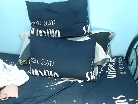 Snapshot of stacie_iris chatting on 12/01/25, 03:22 stacie iris online show from 12/01/25, 03:22