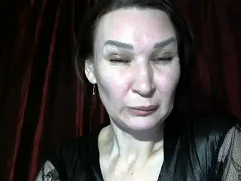 Snapshot of PrettyAndWild chatting on 12/10/24, 02:28 PrettyAndWild online show from 12/10/24, 02:28