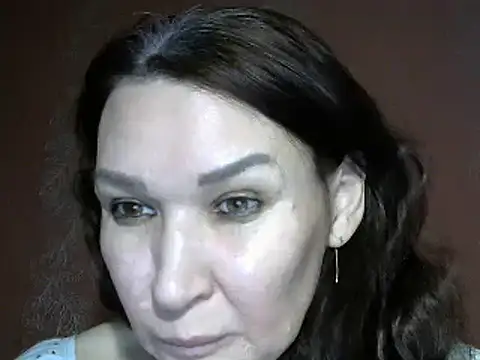 Snapshot of PrettyAndWild chatting on 02/02/25, 04:43 PrettyAndWild online show from 02/02/25, 04:43