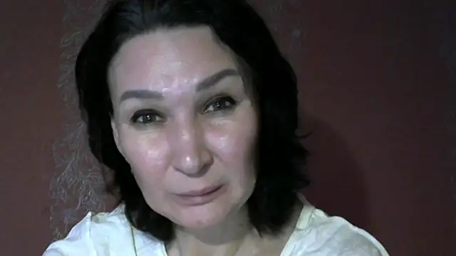 Snapshot of PrettyAndWild chatting on 10/24/25, 03:41 PrettyAndWild online show from 10/24/25, 03:41