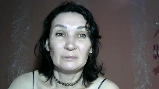 Snapshot of PrettyAndWild chatting on 10/30/25, 03:24 PrettyAndWild online show from 10/30/25, 03:24