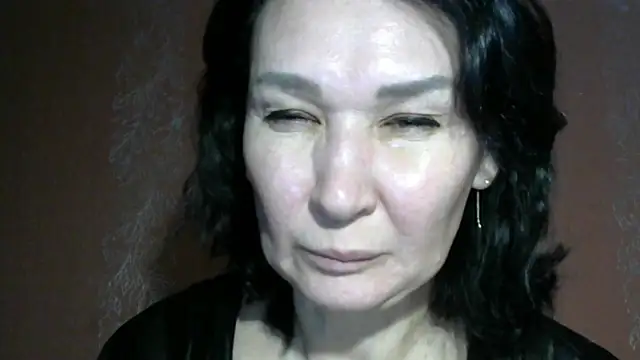 PrettyAndWild online show from 11/22/25, 04:17