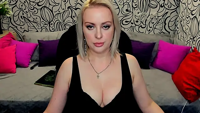 Snapshot of Hotdreamhere chatting on 12/11/24, 01:39 Hotdreamhere online show from 12/11/24, 01:39