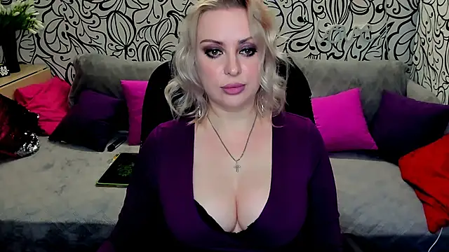 Snapshot of Hotdreamhere chatting on 01/13/25, 02:42 Hotdreamhere online show from 01/13/25, 02:42
